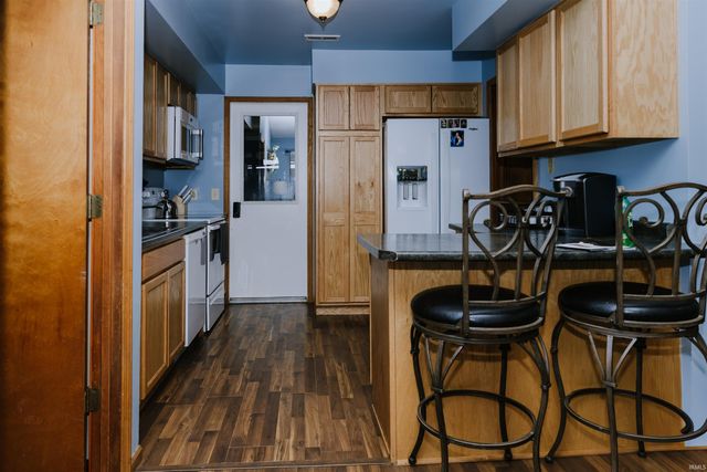 2006 Bedford Court, Huntington, IN 46750