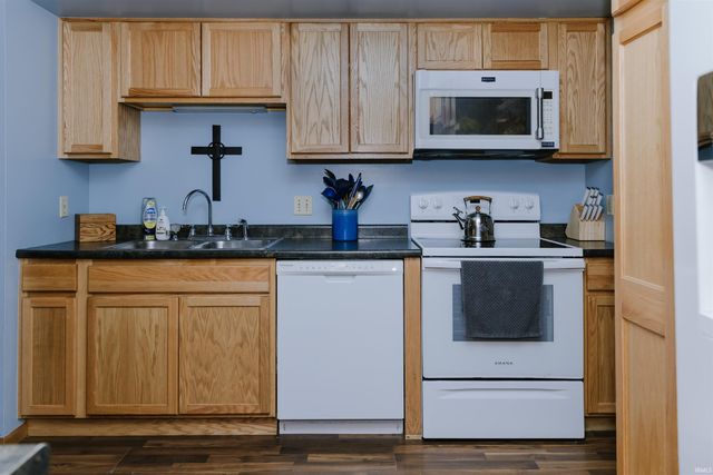 2006 Bedford Court, Huntington, IN 46750
