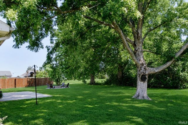 2006 Bedford Court, Huntington, IN 46750