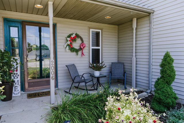 2006 Bedford Court, Huntington, IN 46750