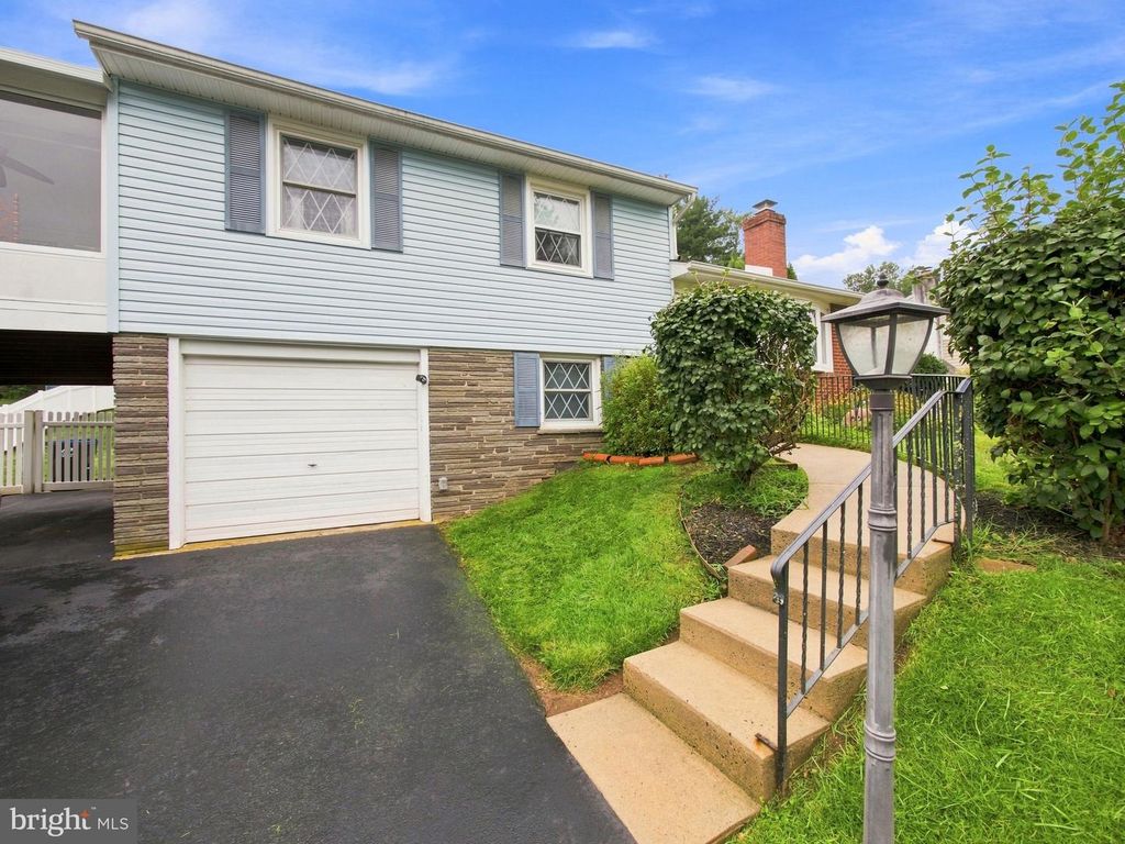 52 URSINUS AVE, TRAPPE, PA 19426 — photo 2