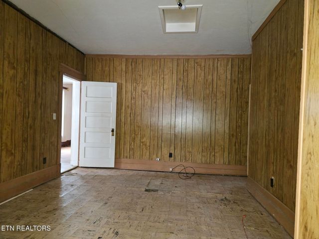 722 Trenton St, Harriman, TN 37748