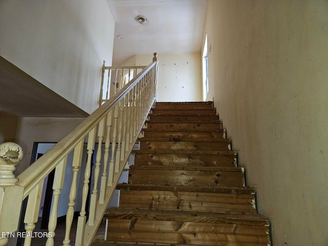 722 Trenton St, Harriman, TN 37748