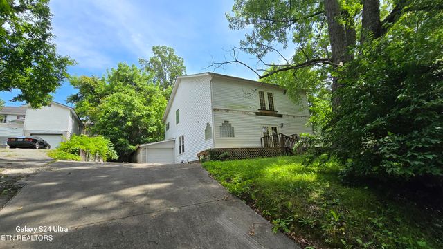 722 Trenton St, Harriman, TN 37748