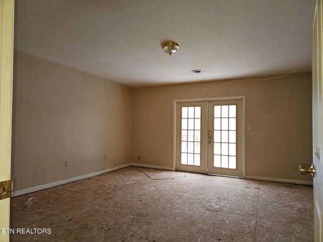 722 Trenton St, Harriman, TN 37748