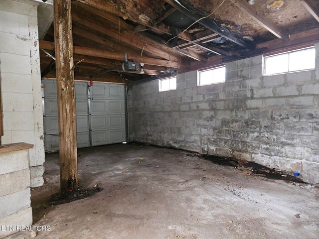 722 Trenton St, Harriman, TN 37748