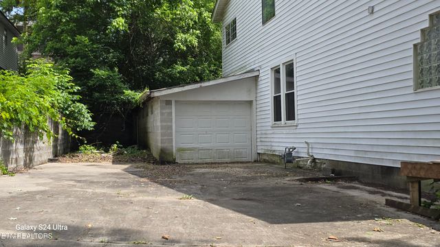 722 Trenton St, Harriman, TN 37748