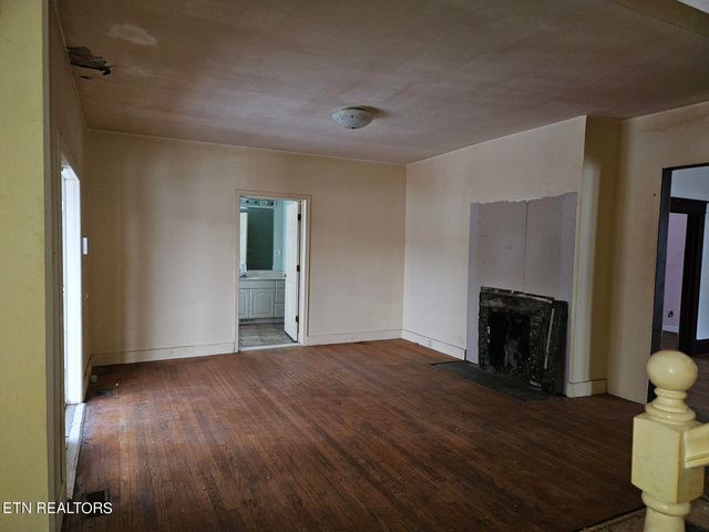 722 Trenton St, Harriman, TN 37748