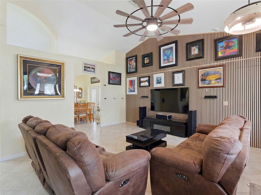 Image 14 of property listing at 3510 HUNTERS TRAIL CIRCLE, Eustis, FL 32726