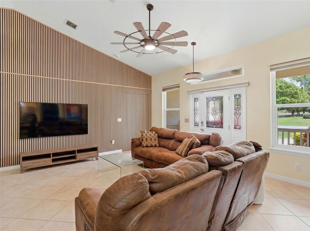 Image 10 of property listing at 3510 HUNTERS TRAIL CIRCLE, Eustis, FL 32726