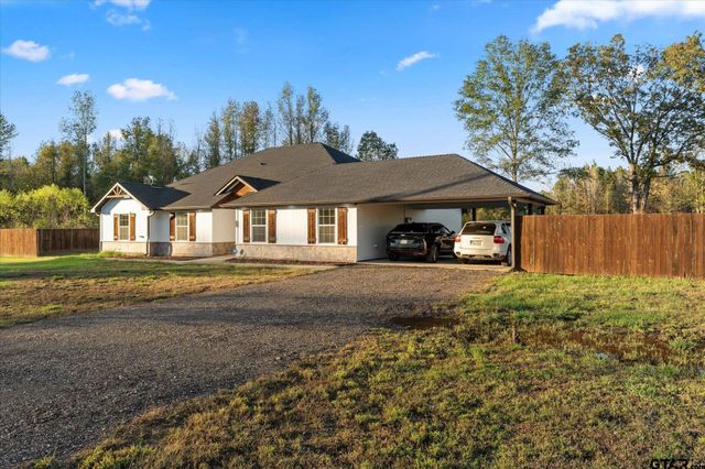 70 Prosperity Dr, Pittsburg, TX 75686