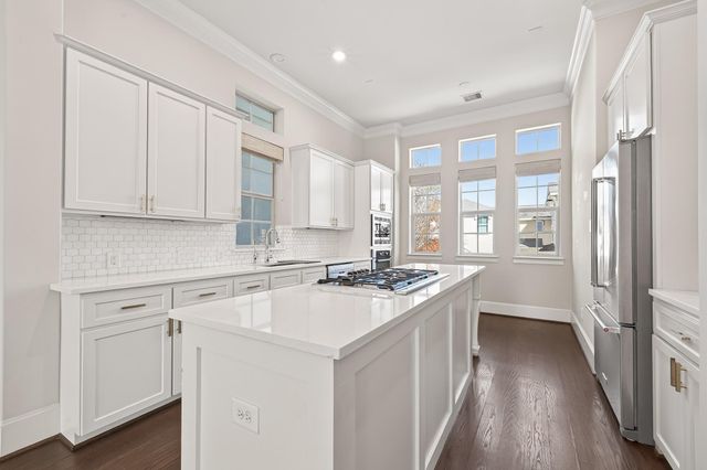 122 Gateway Park Place, Spring, TX 77380