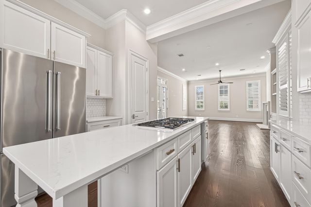 122 Gateway Park Place, Spring, TX 77380