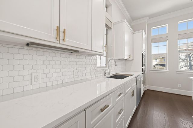 122 Gateway Park Place, Spring, TX 77380