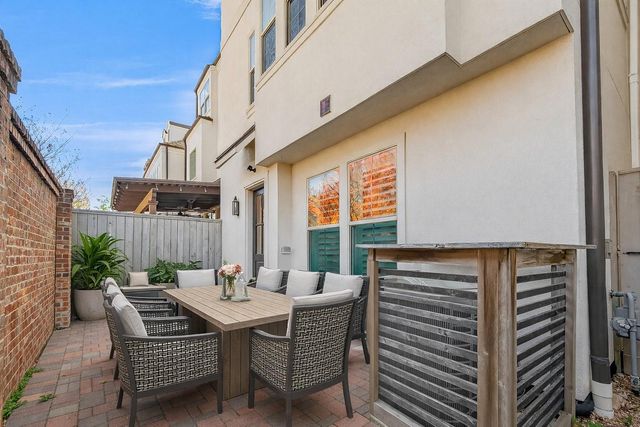 122 Gateway Park Place, Spring, TX 77380