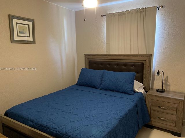 1630 N 68th Ave, Hollywood, FL 33024