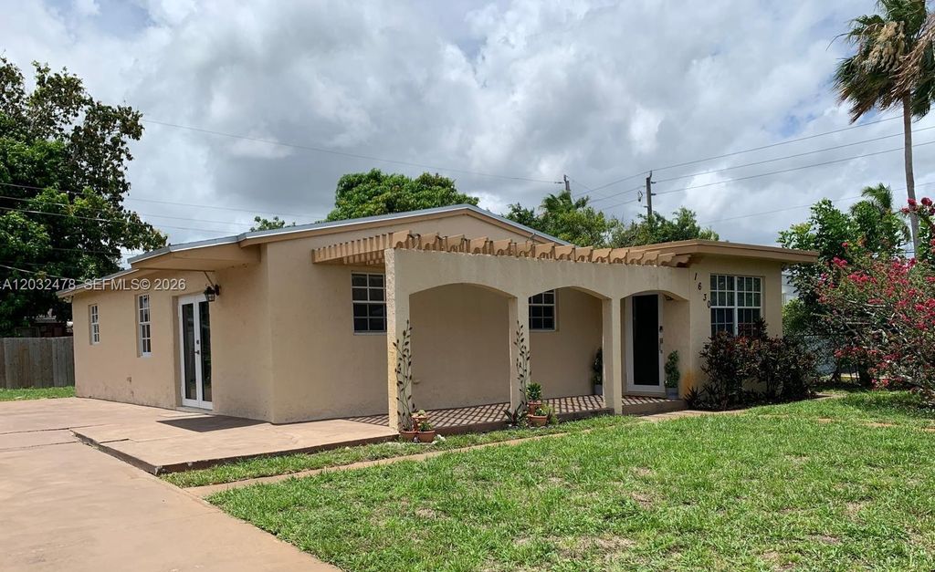 1630 N 68th Ave, Hollywood, FL 33024