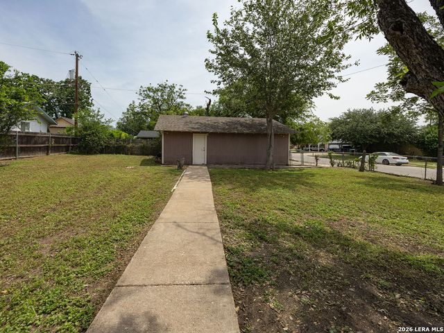 8011 Pistol Ln, San Antonio, TX 78227