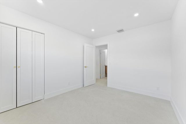 6873 S PLYMOUTH Drive S, Lake Worth, FL 33462
