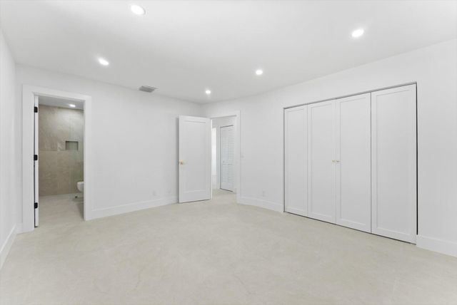 6873 S PLYMOUTH Drive S, Lake Worth, FL 33462