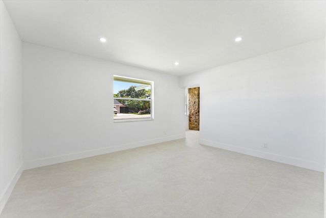 6873 S PLYMOUTH Drive S, Lake Worth, FL 33462