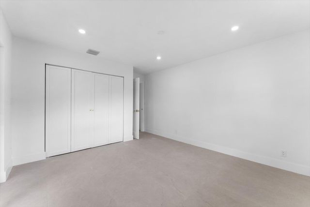 6873 S PLYMOUTH Drive S, Lake Worth, FL 33462