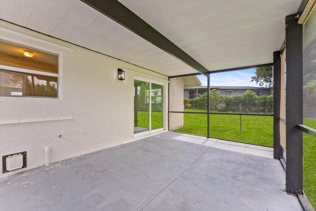 6873 S PLYMOUTH Drive S, Lake Worth, FL 33462
