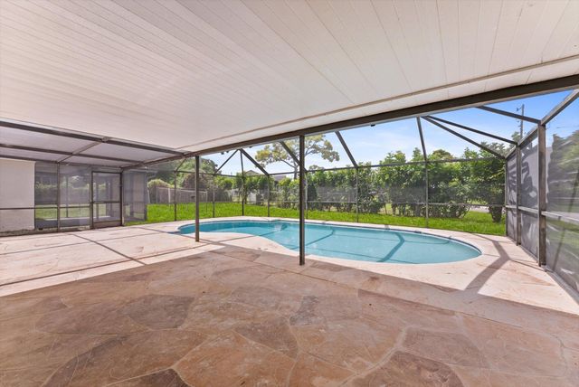 6873 S PLYMOUTH Drive S, Lake Worth, FL 33462