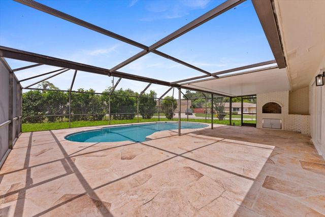 6873 S PLYMOUTH Drive S, Lake Worth, FL 33462