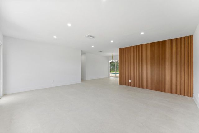 6873 S PLYMOUTH Drive S, Lake Worth, FL 33462