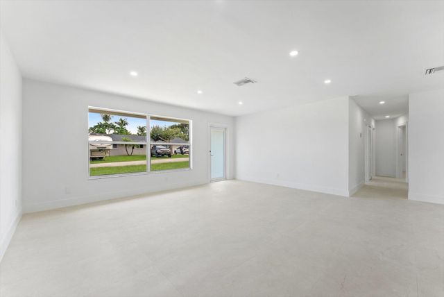 6873 S PLYMOUTH Drive S, Lake Worth, FL 33462