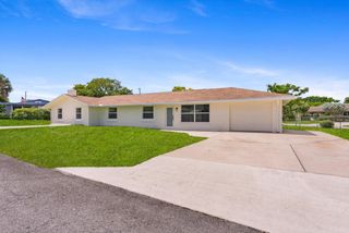 6873 S PLYMOUTH Drive S, Lake Worth, FL 33462