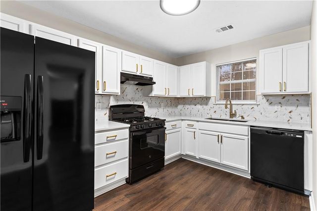 131 Turning Point, Stockbridge, GA 30281