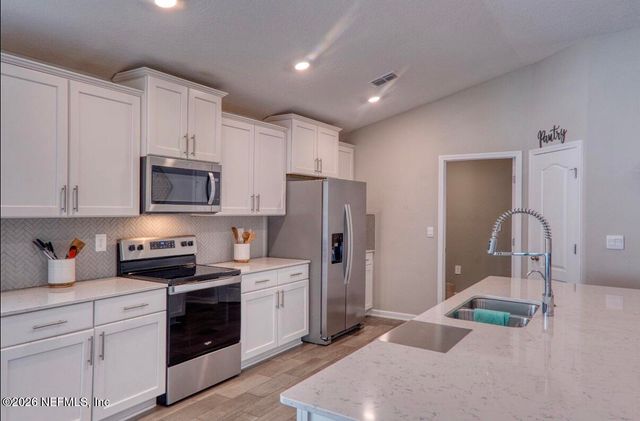 5 PECAN RIDGE Court, Jacksonville, FL 32218