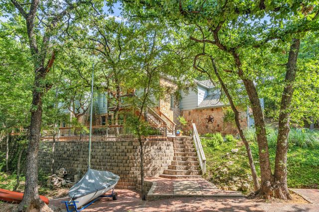 100 N Edgewater Drive, Highland Village, TX 75077