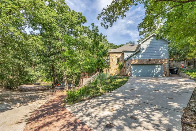 100 N Edgewater Drive, Highland Village, TX 75077