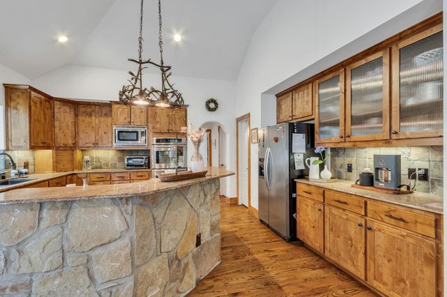 100 N Edgewater Drive, Highland Village, TX 75077