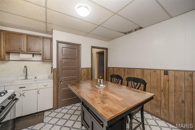 5208 Gresham Avenue, St Louis, MO 63109