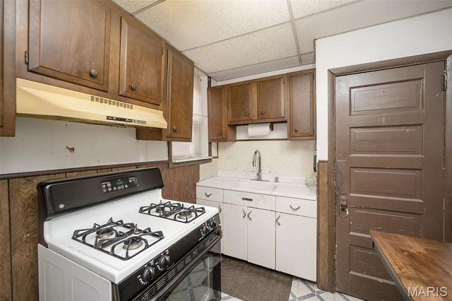 5208 Gresham Avenue, St Louis, MO 63109