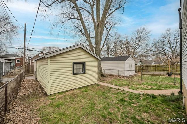 5208 Gresham Avenue, St Louis, MO 63109