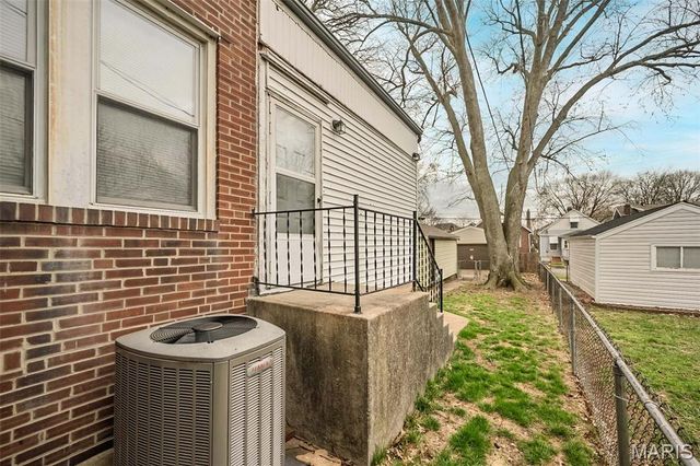 5208 Gresham Avenue, St Louis, MO 63109