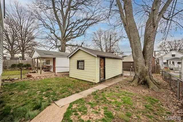 5208 Gresham Avenue, St Louis, MO 63109