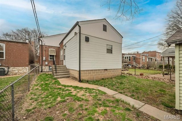 5208 Gresham Avenue, St Louis, MO 63109