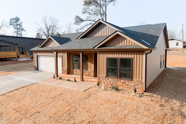 512 E Hayne Street, Woodruff, SC 29388