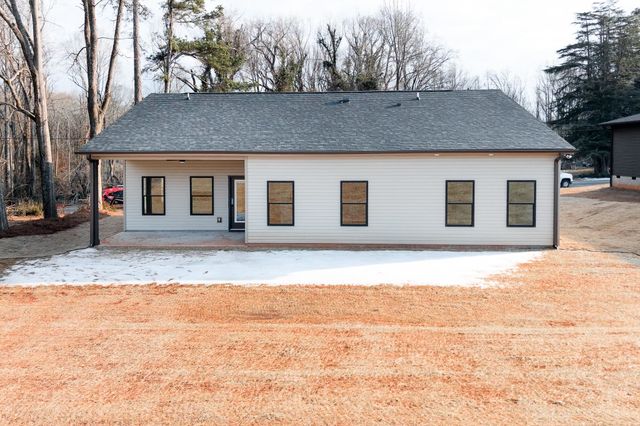 512 E Hayne Street, Woodruff, SC 29388