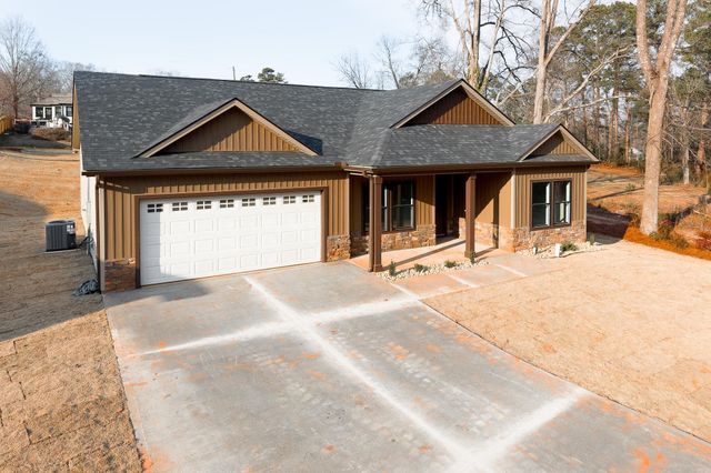 512 E Hayne Street, Woodruff, SC 29388