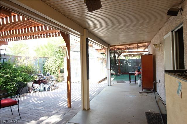 7721 Beach Falls Court, Las Vegas, NV 89149