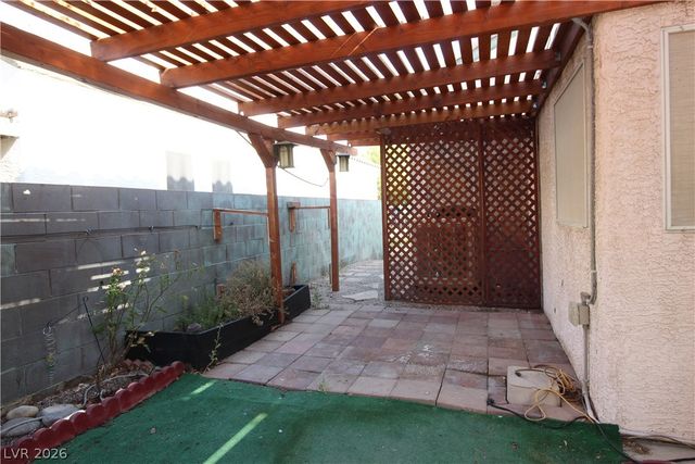 7721 Beach Falls Court, Las Vegas, NV 89149