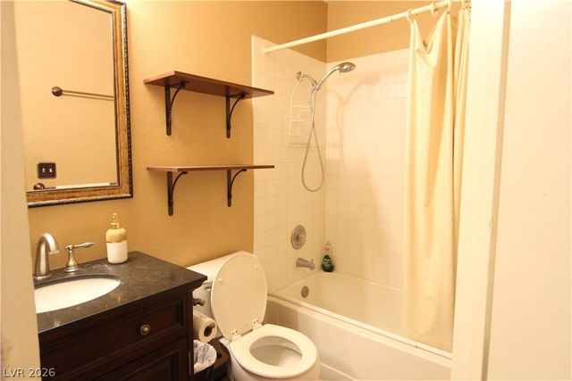 7721 Beach Falls Court, Las Vegas, NV 89149