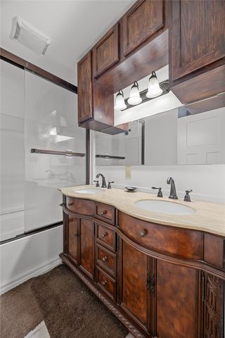 808 Oakland NE, Cedar Rapids, IA 52402